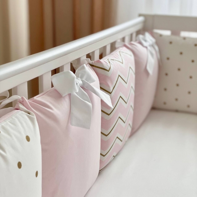 Set lenjerie patut bebe 7 piese Dots roz (1)